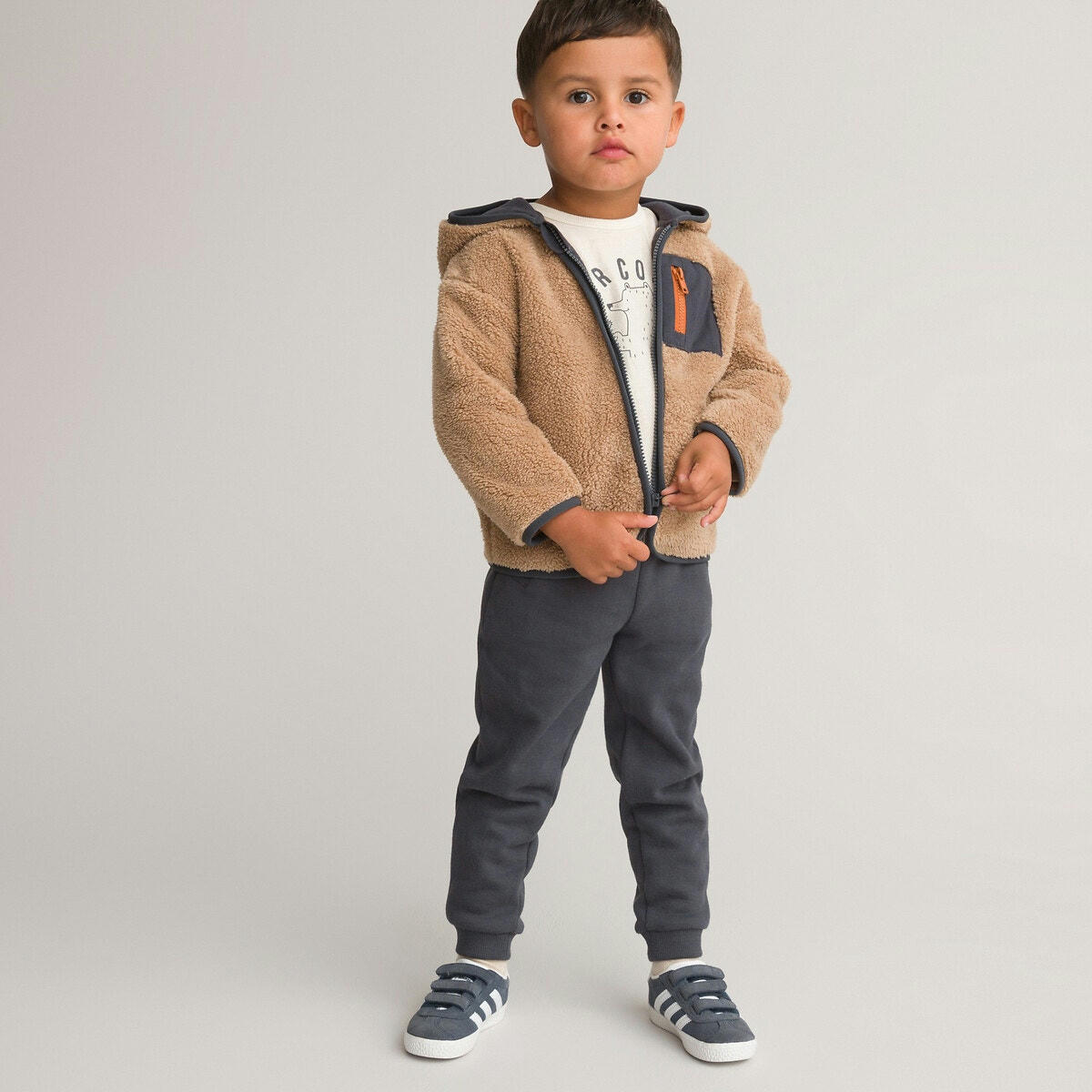 Ensemble 3 pièces gilet, T-shirt et jogging