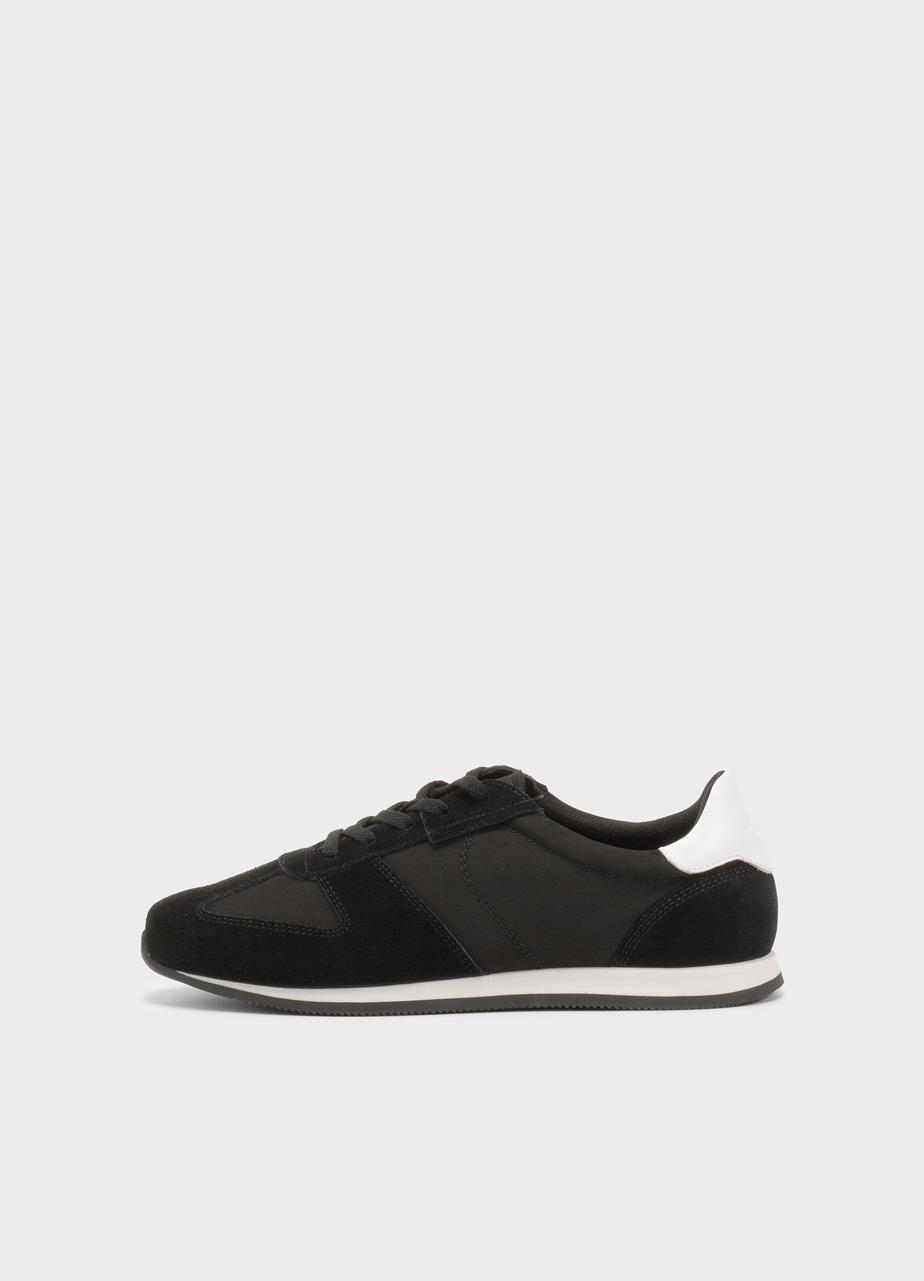 Yasmin Sneakers