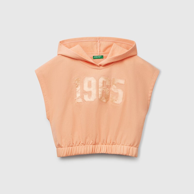 Sleeveless hoodie