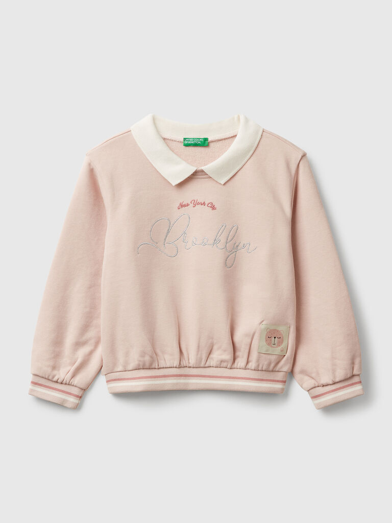 Sweatshirt with collar