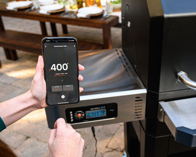 Masterbuilt Gravity Series&reg;800 Digital Charcoal BBQ and Smoker