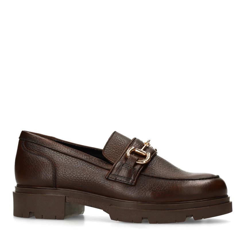 Manfield Donkerbruine leren loafers met gouden chain