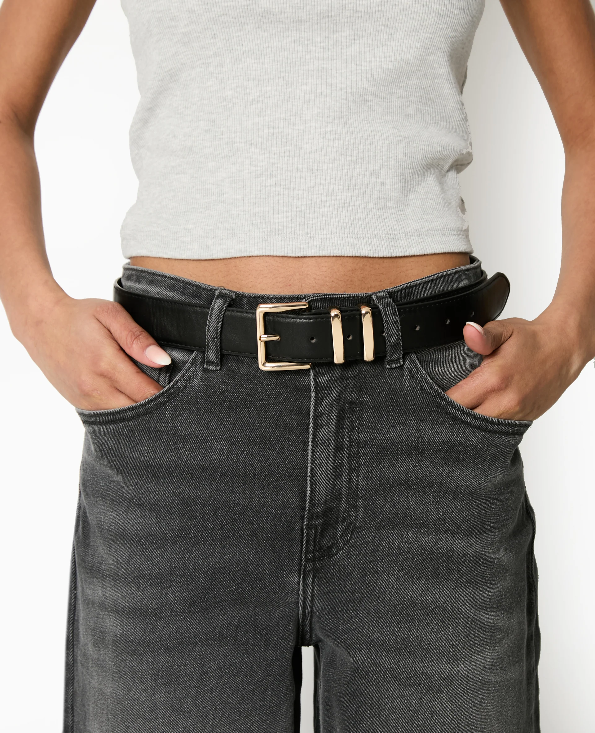 Ceinture en simili cuir avec boucle dorée