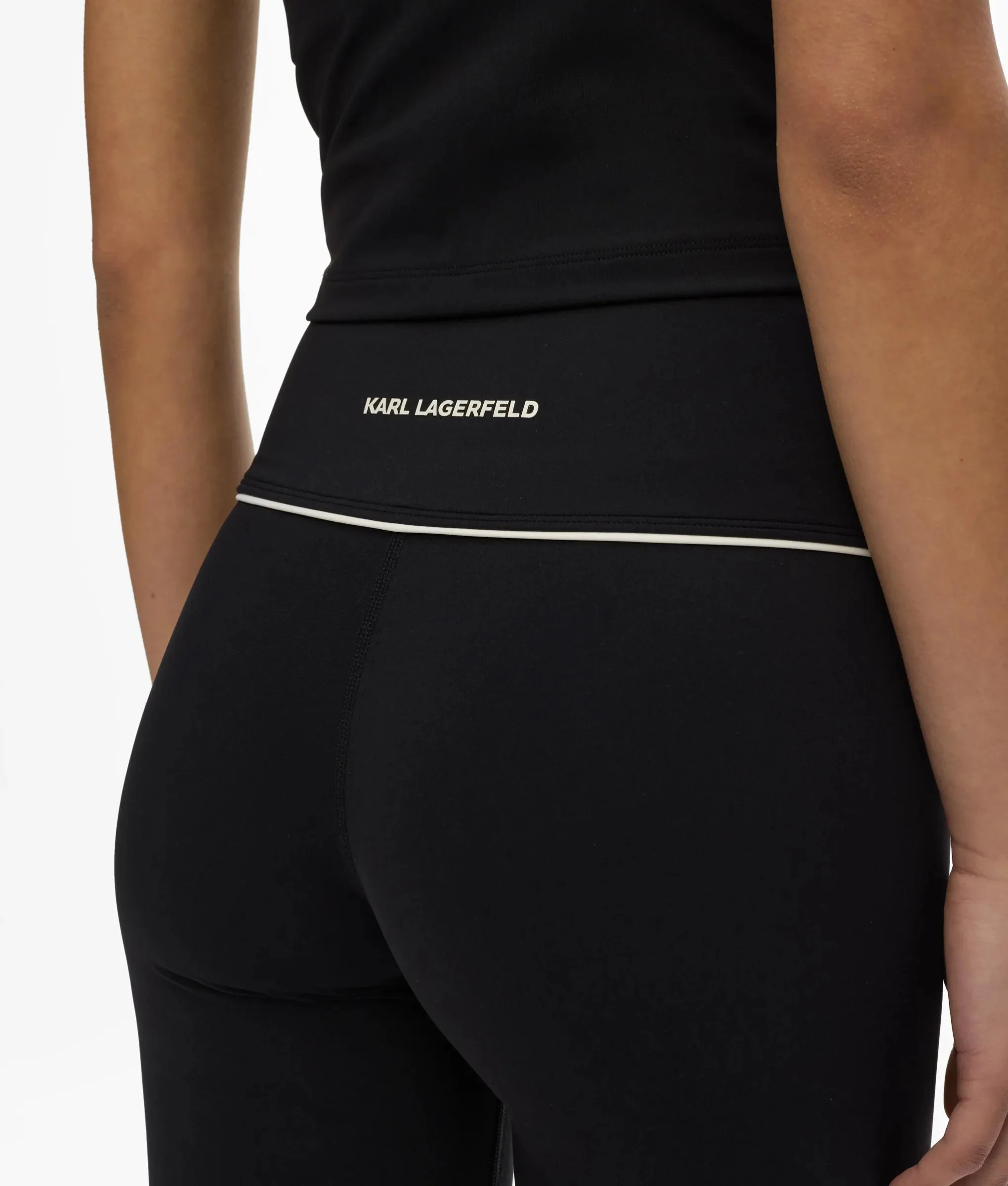 Short athleisure avec passepoil contrastant