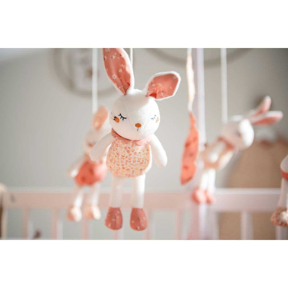 ESMEE - Mobile musical  en velours blanc