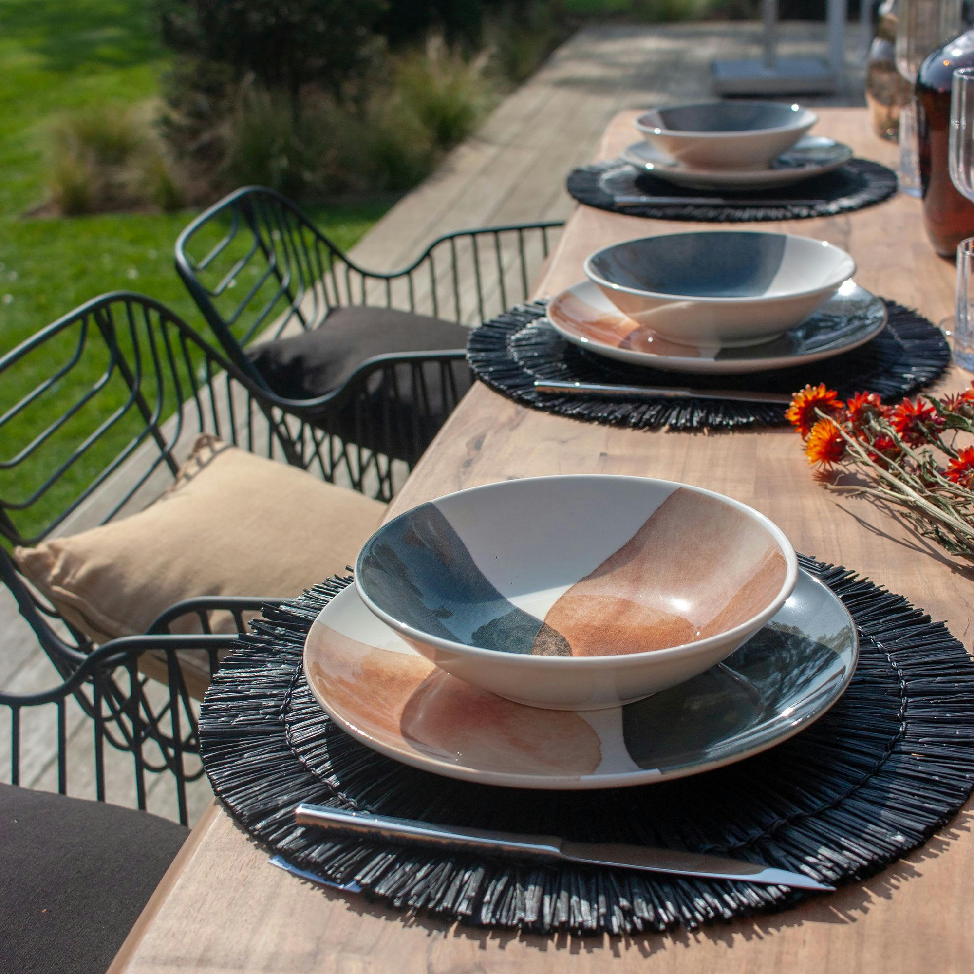 PAROS - Lot de 4 set de table en raphia noir Ø38cm