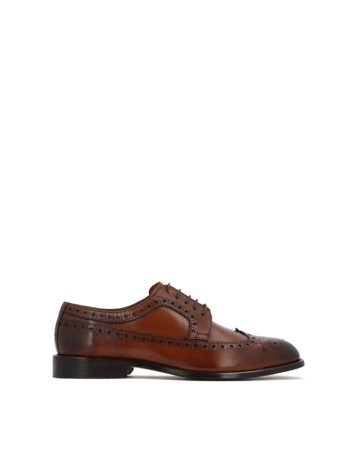 Exclusive brogue shoes in brown natural leather
