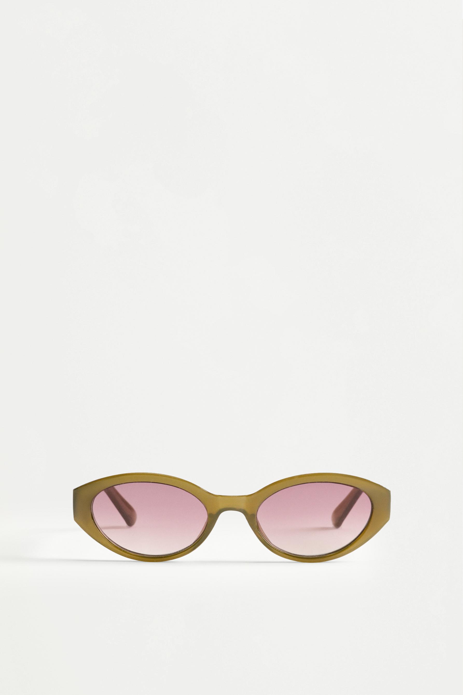 Gafas ovaladas verde oliva