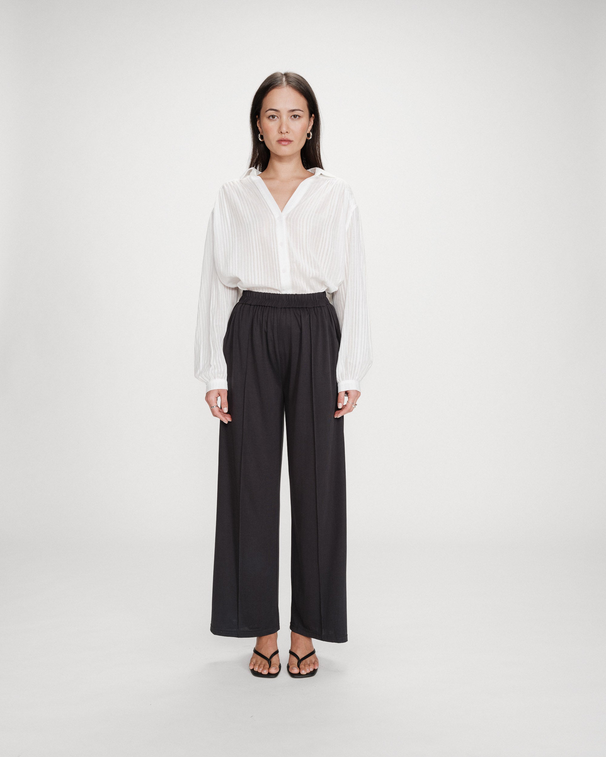 Pantalon en modal jambe large carbone Pax