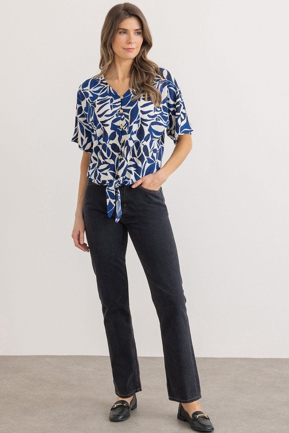 Klass. Printed Tie Front Top