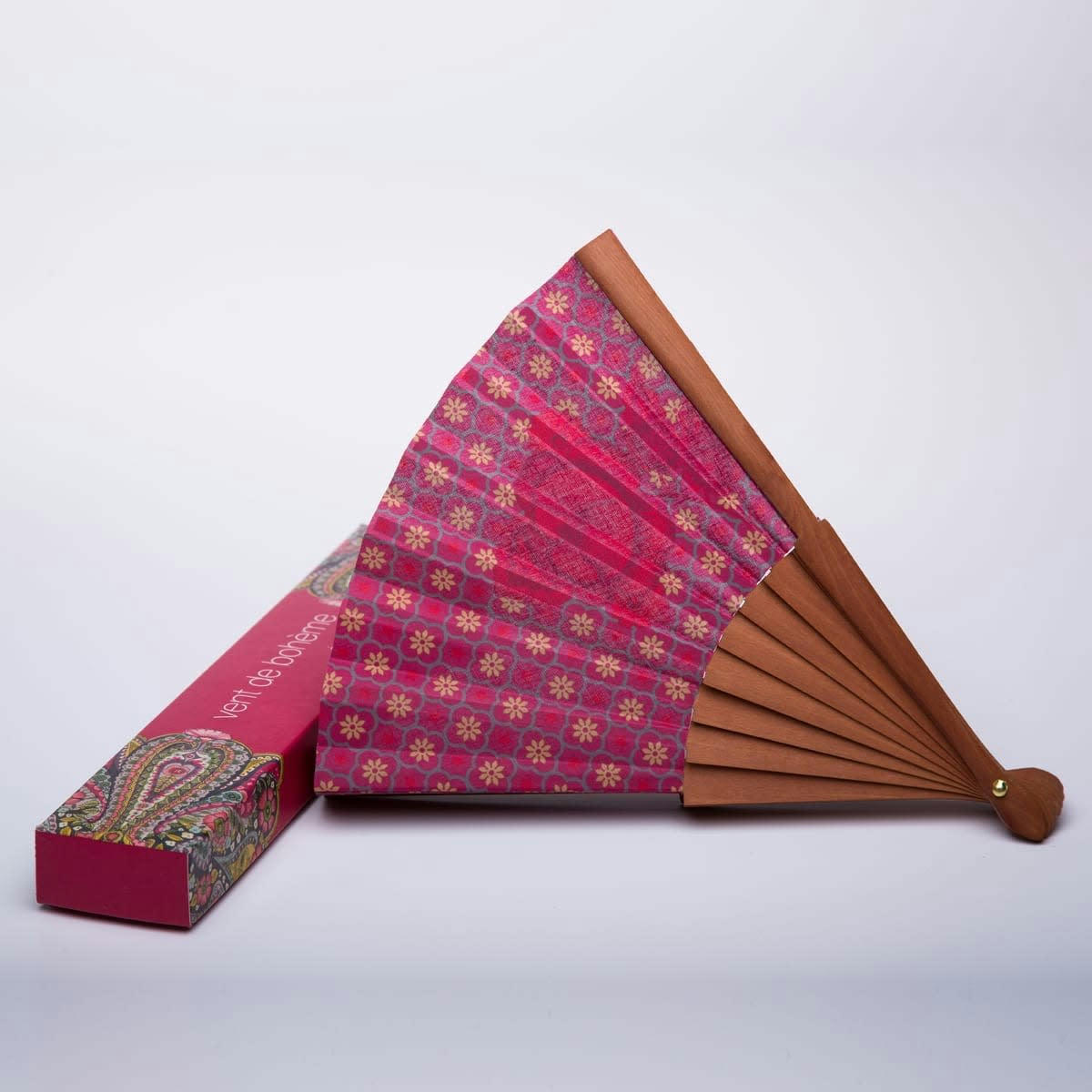 ORIENT - Éventail en bois de merisier et coton motif graphique prune