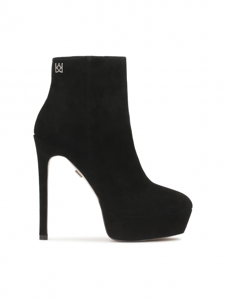 Suede boots with heel and platform