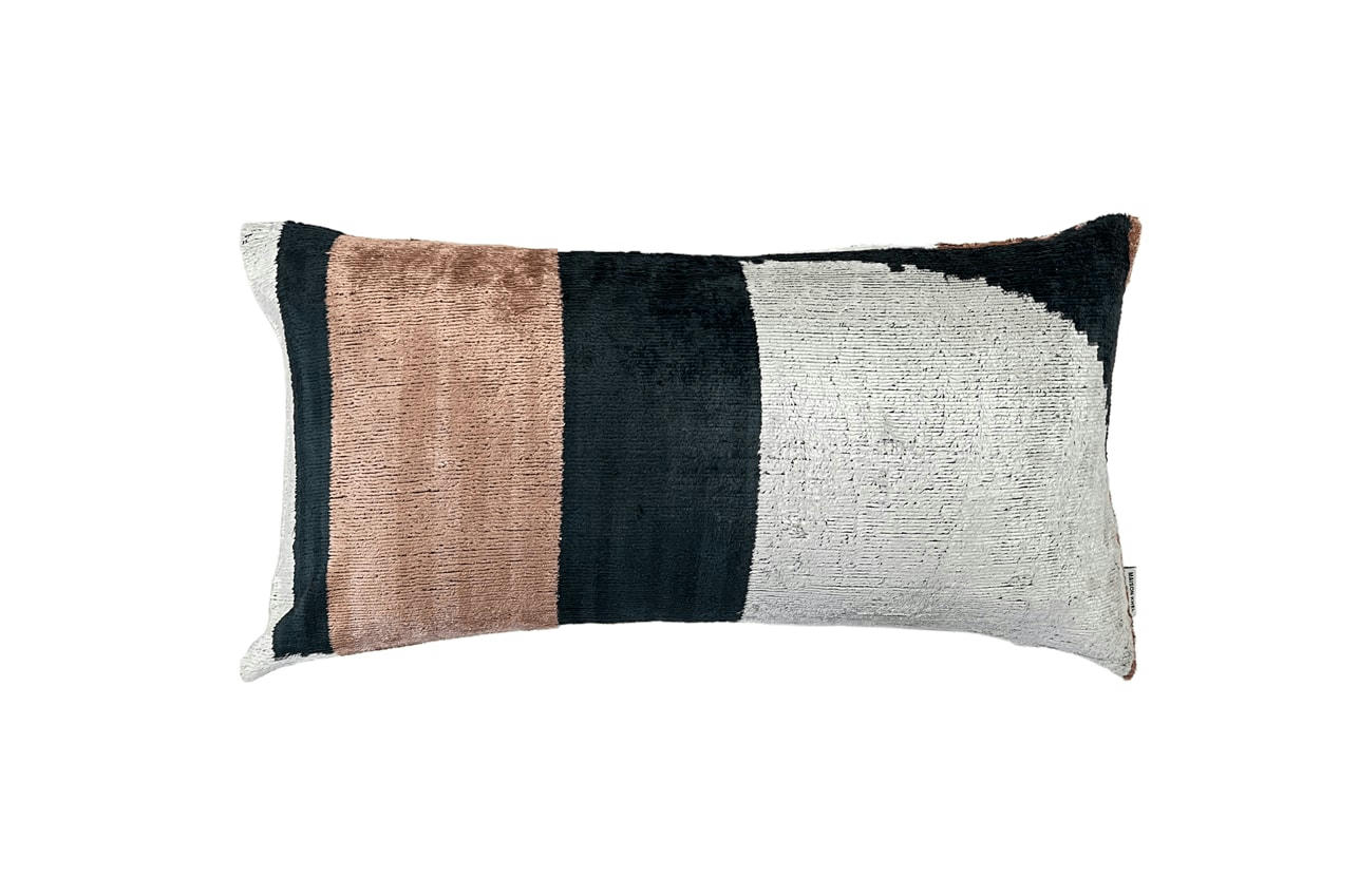 - Housse de coussin velours soie ikat   30x60 multicouleur