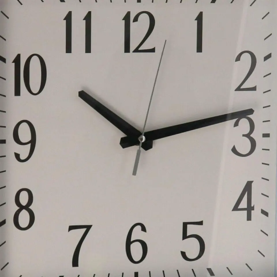 Gerimport Wandklok - vierkant - zilver - 29 cm