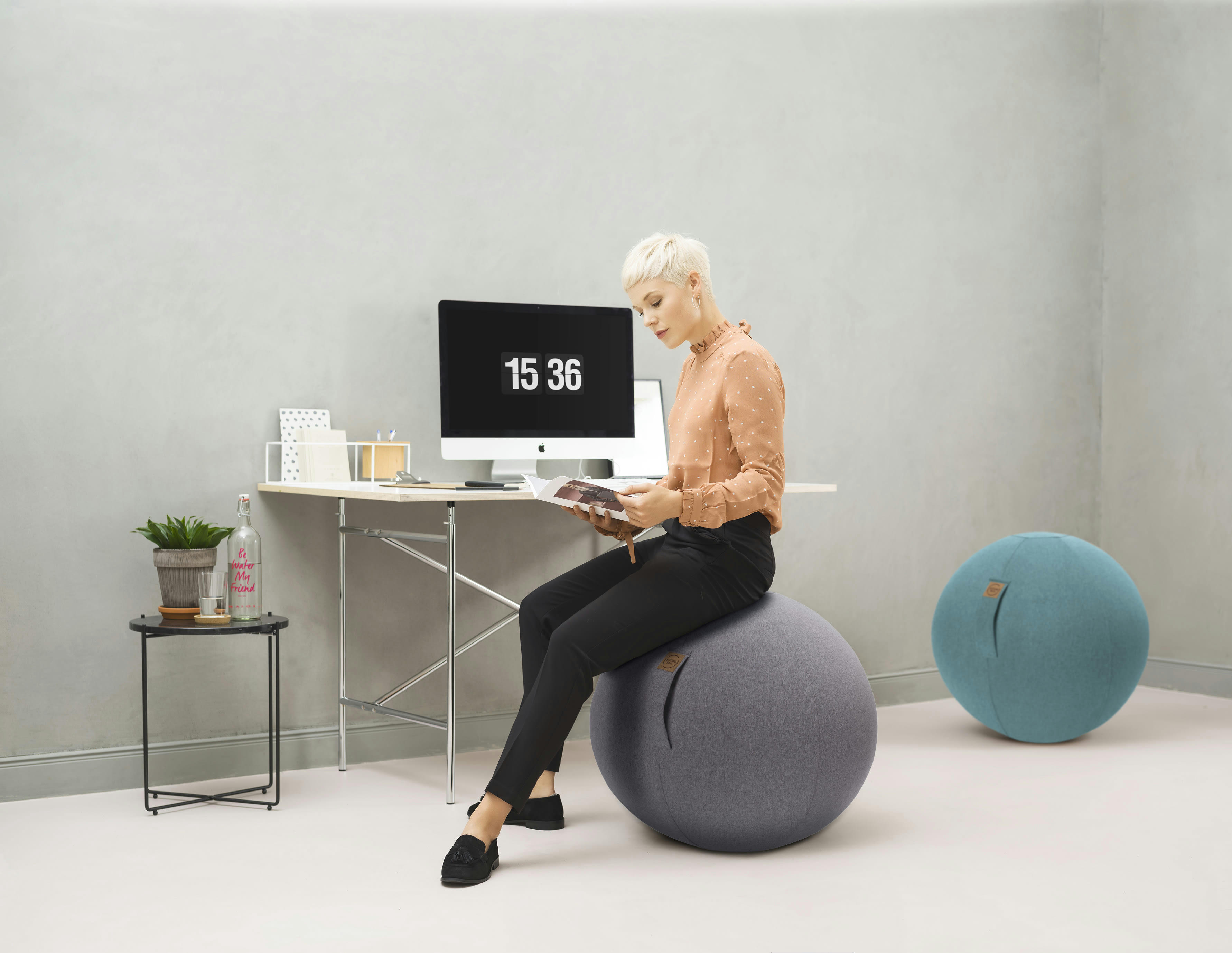 FELT - Balle d'assise aspect feutrine gris avec poignée polyester D65