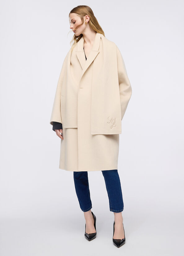 Cappotto in lana con sciarpa