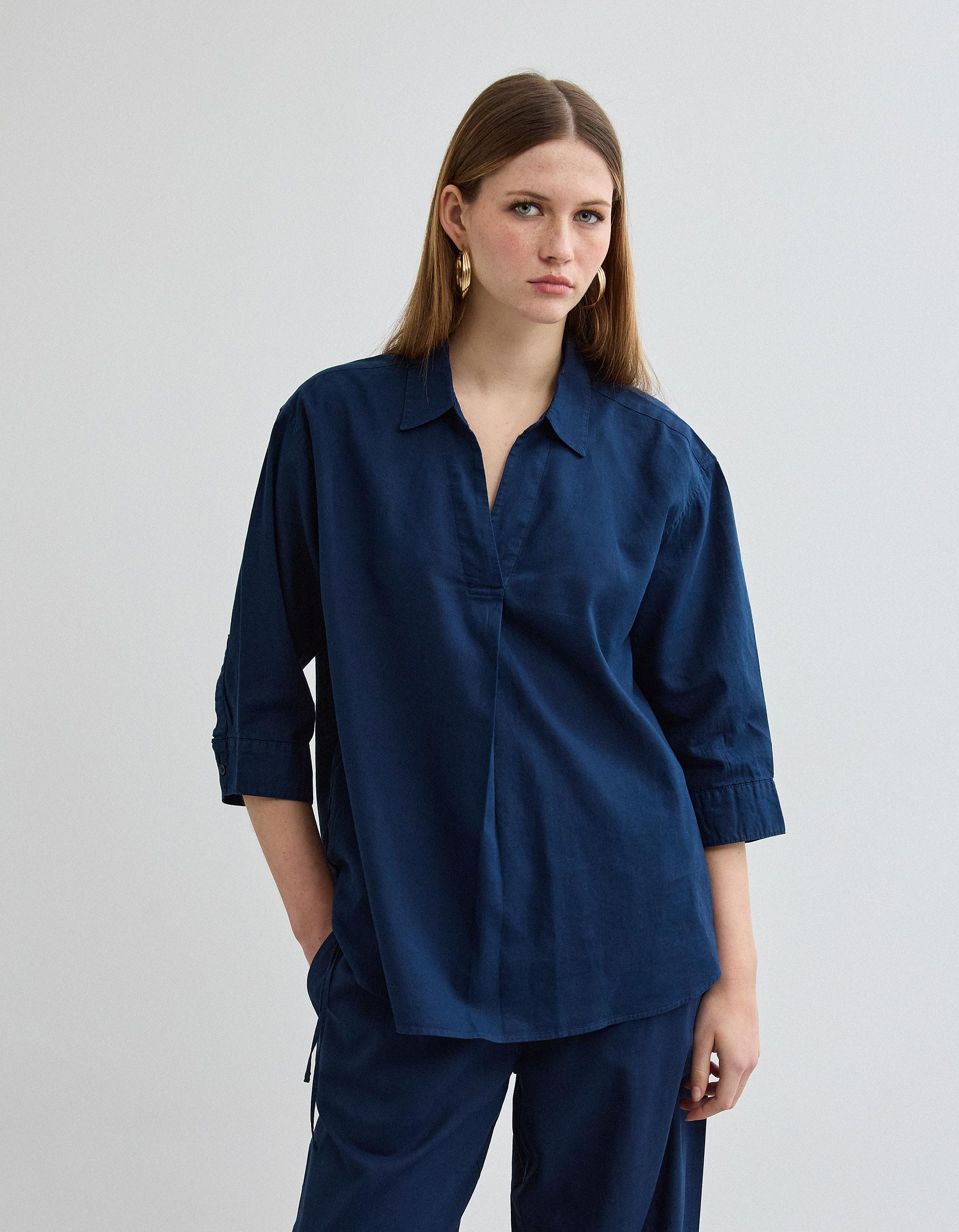 Blusa com Linho, Mulher, Azul Escuro