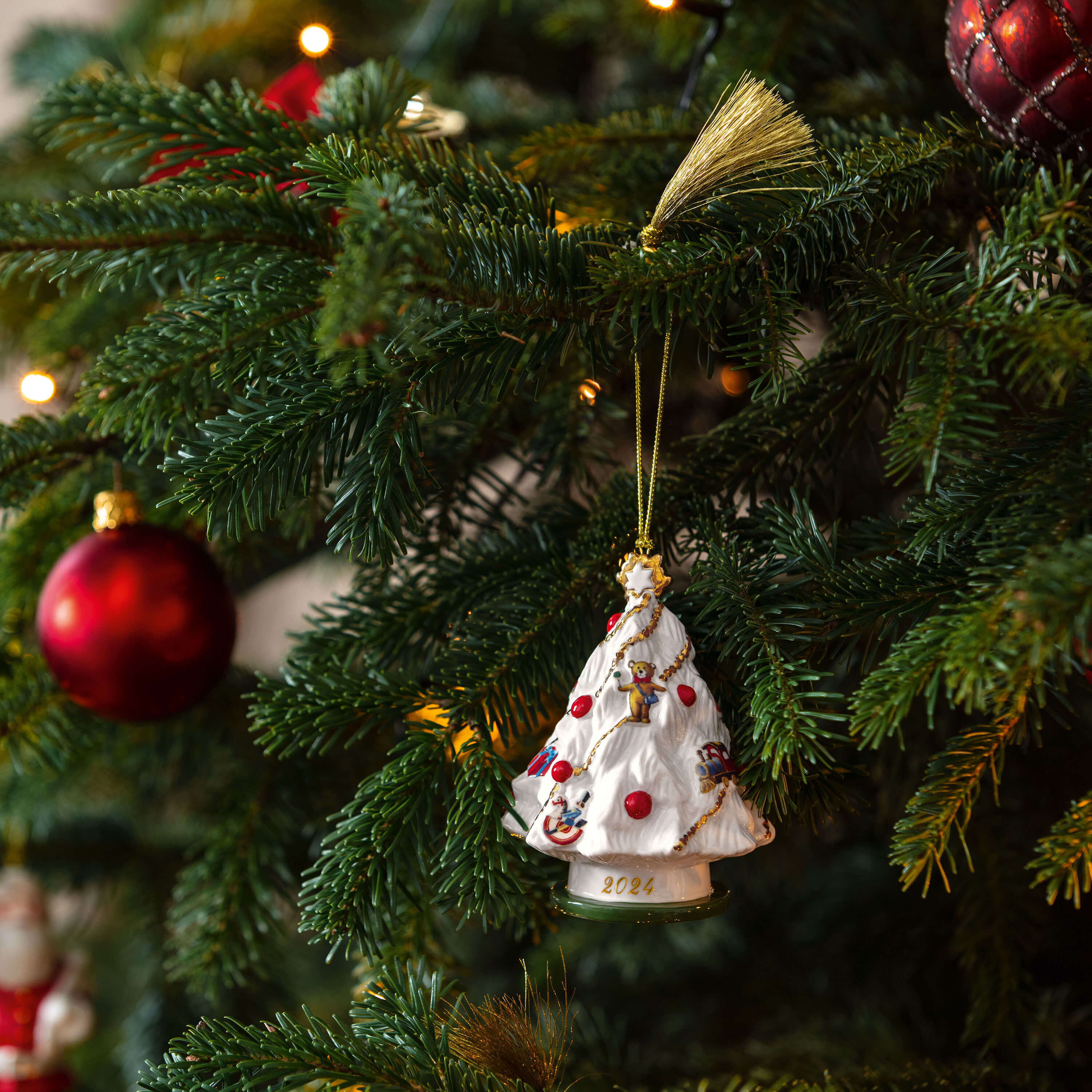 Christmas Classics Christmas ornaments - Multi-colored, 2.9'' x 2.9'' x 3.9''