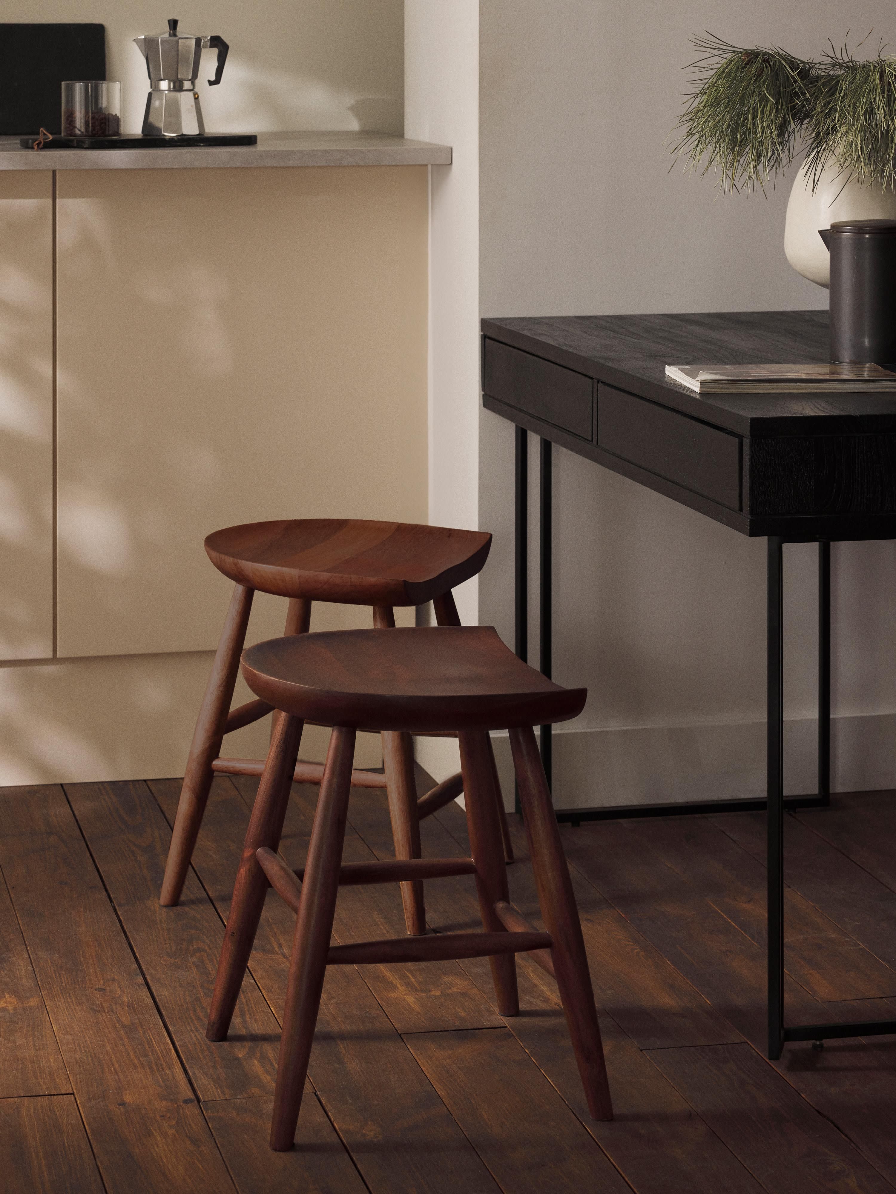 Hocker Nino aus Mangoholz