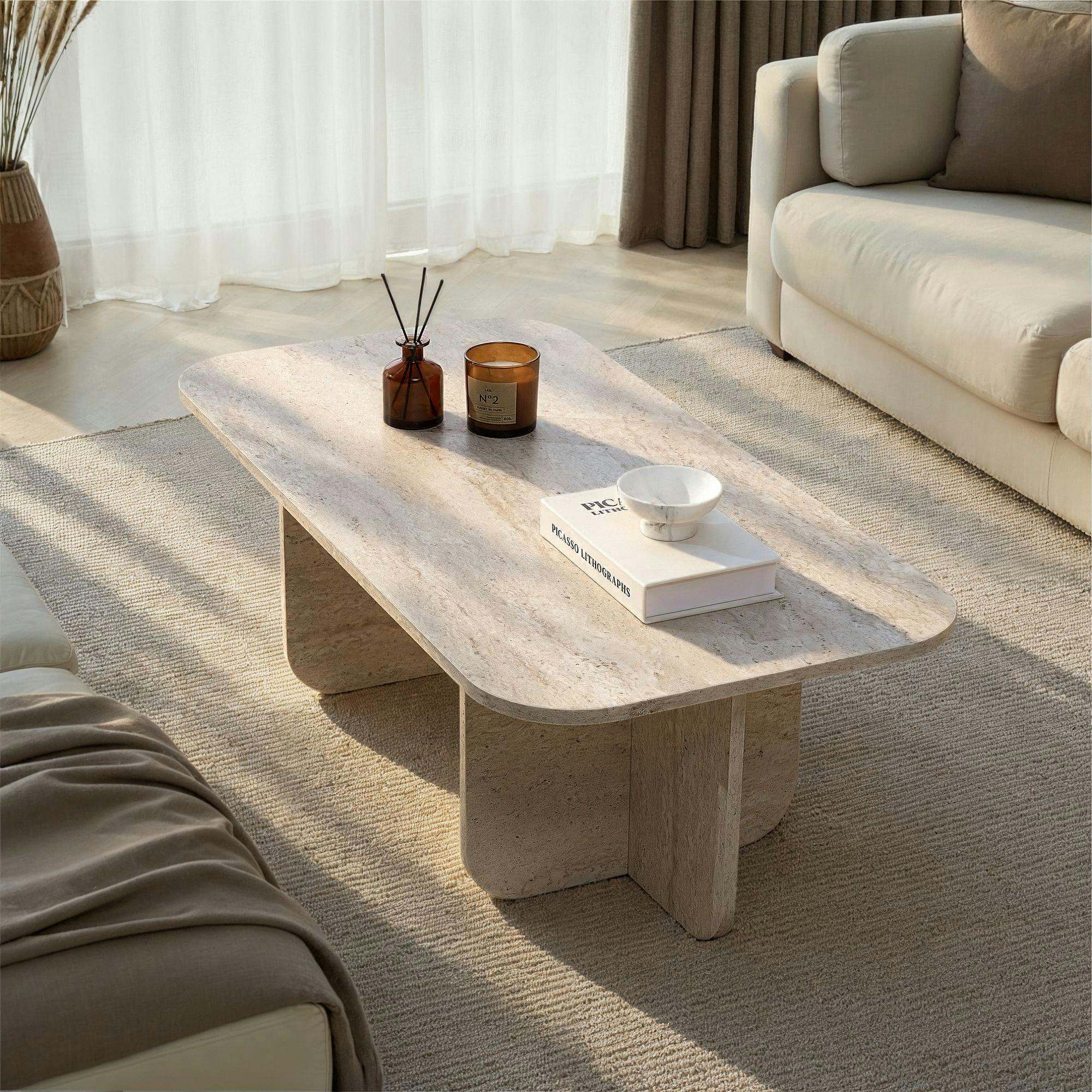 Table basse rectangulaire effet travertin bords ronds MARFA