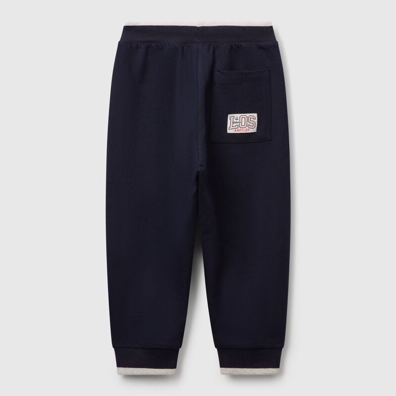 Joggers in lightweight sweat