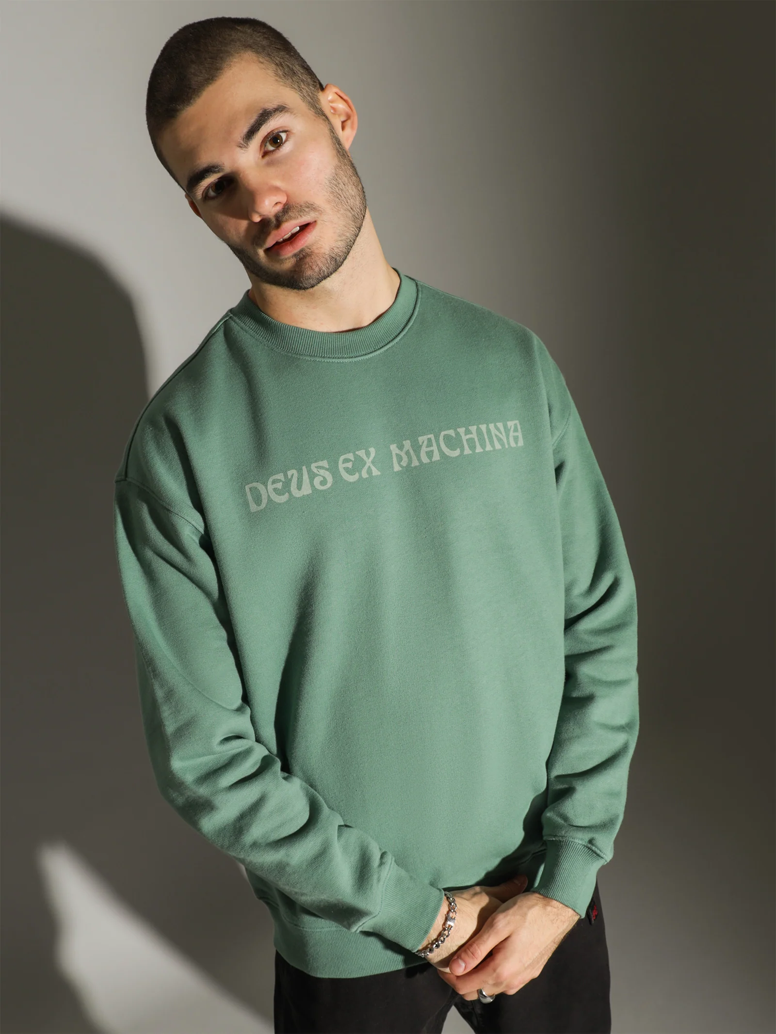 Deus Levitate Crewneck