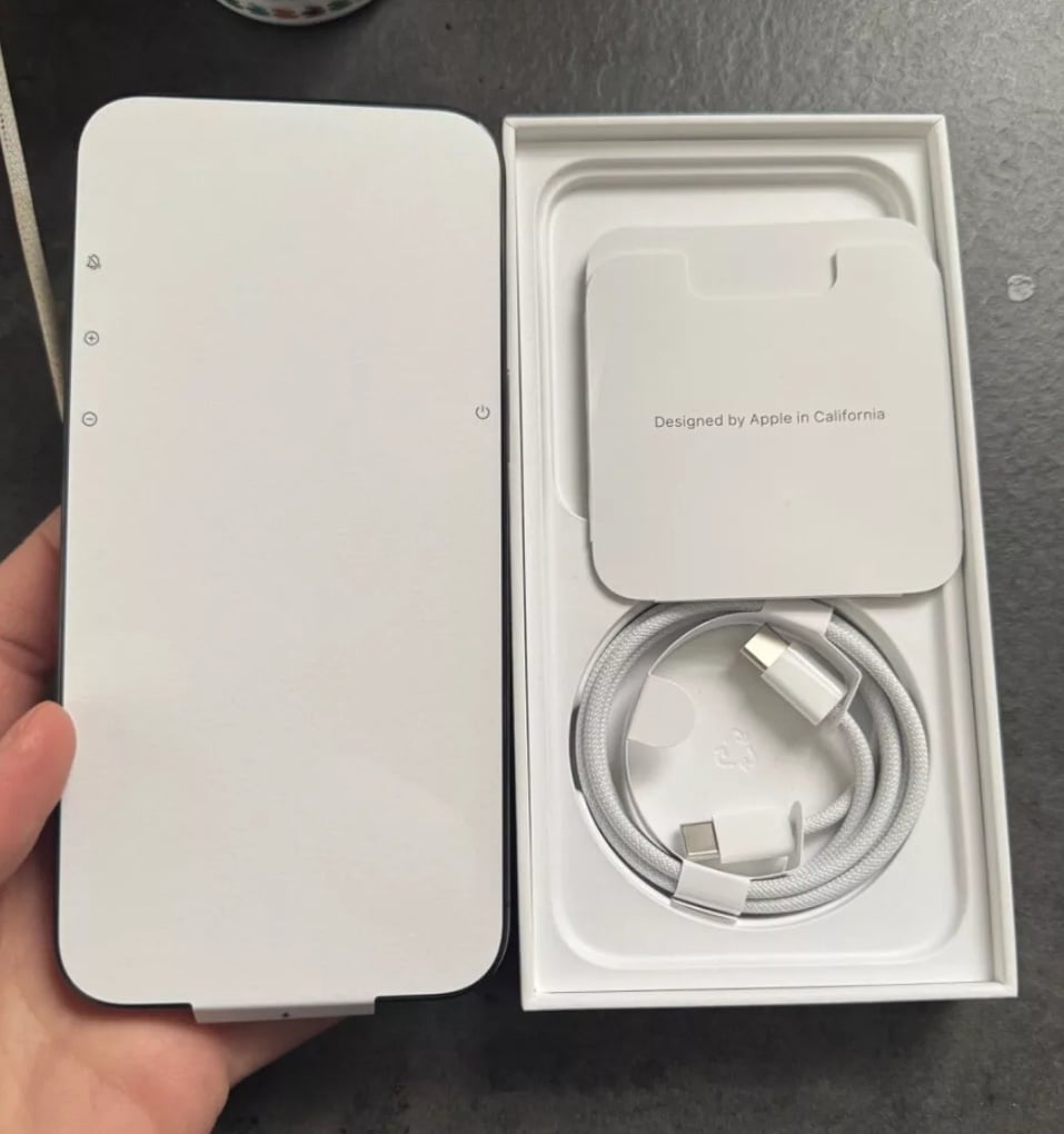 iPhone 15 pro max 1B factory unlocked