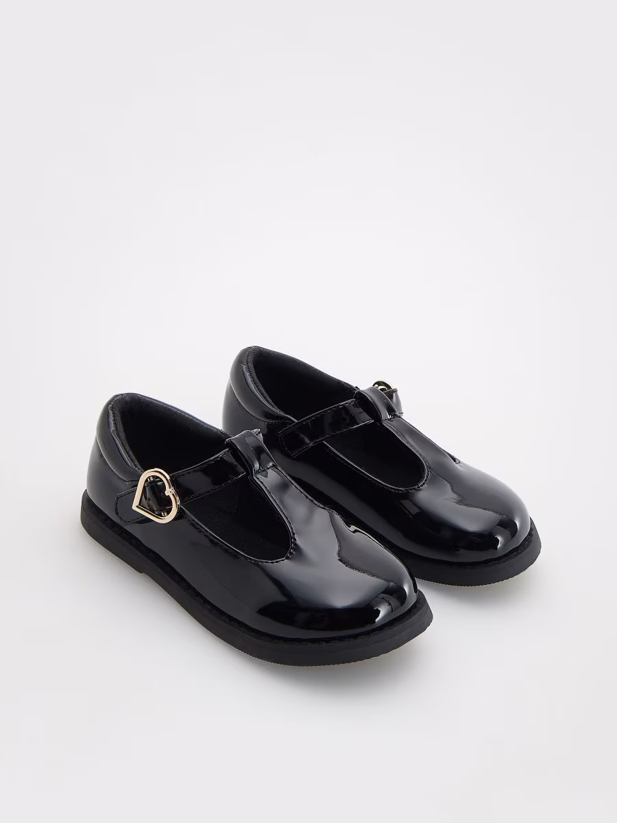 Loafers With Straps