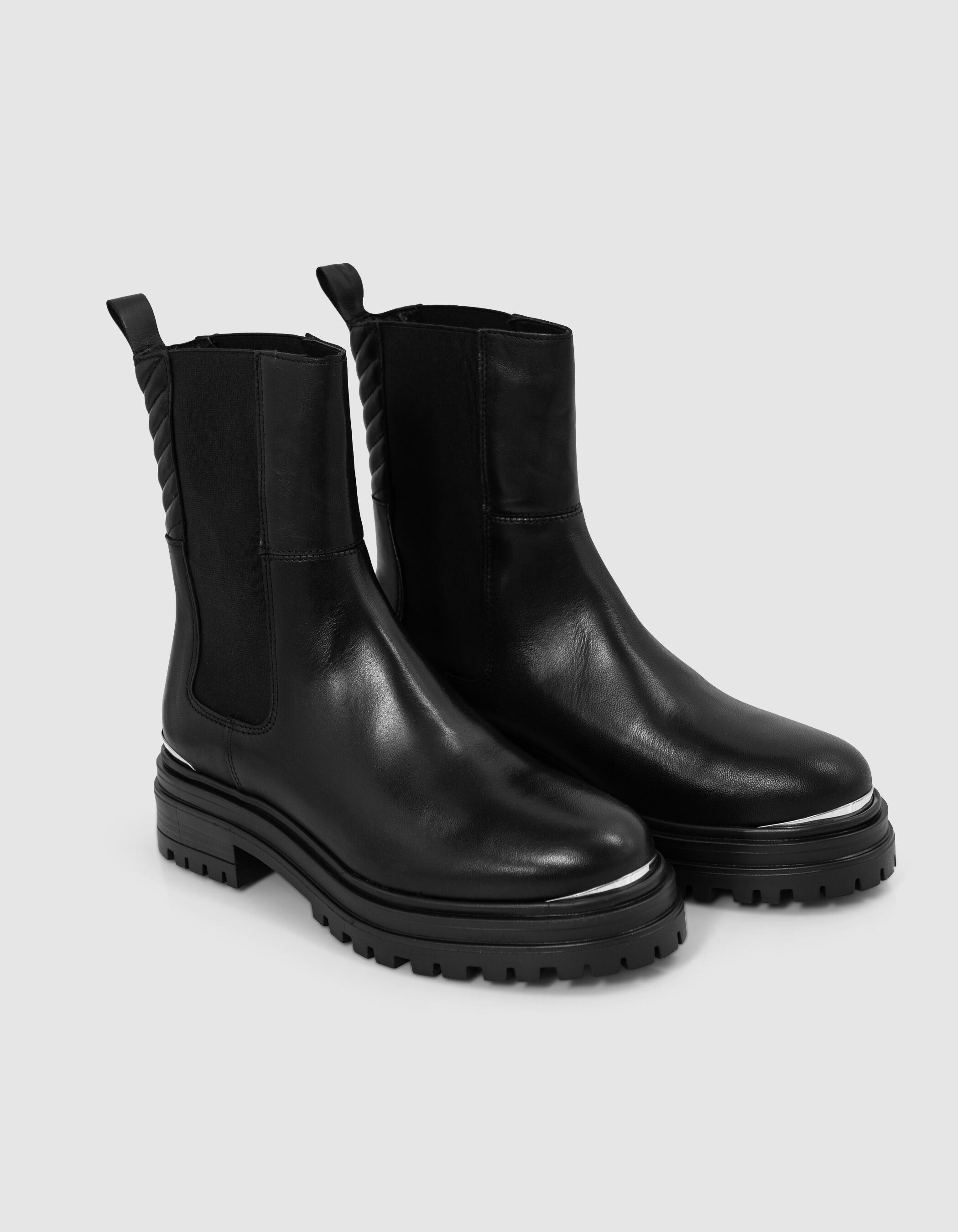 Chelsa boots noires cuir barrette métal Femme