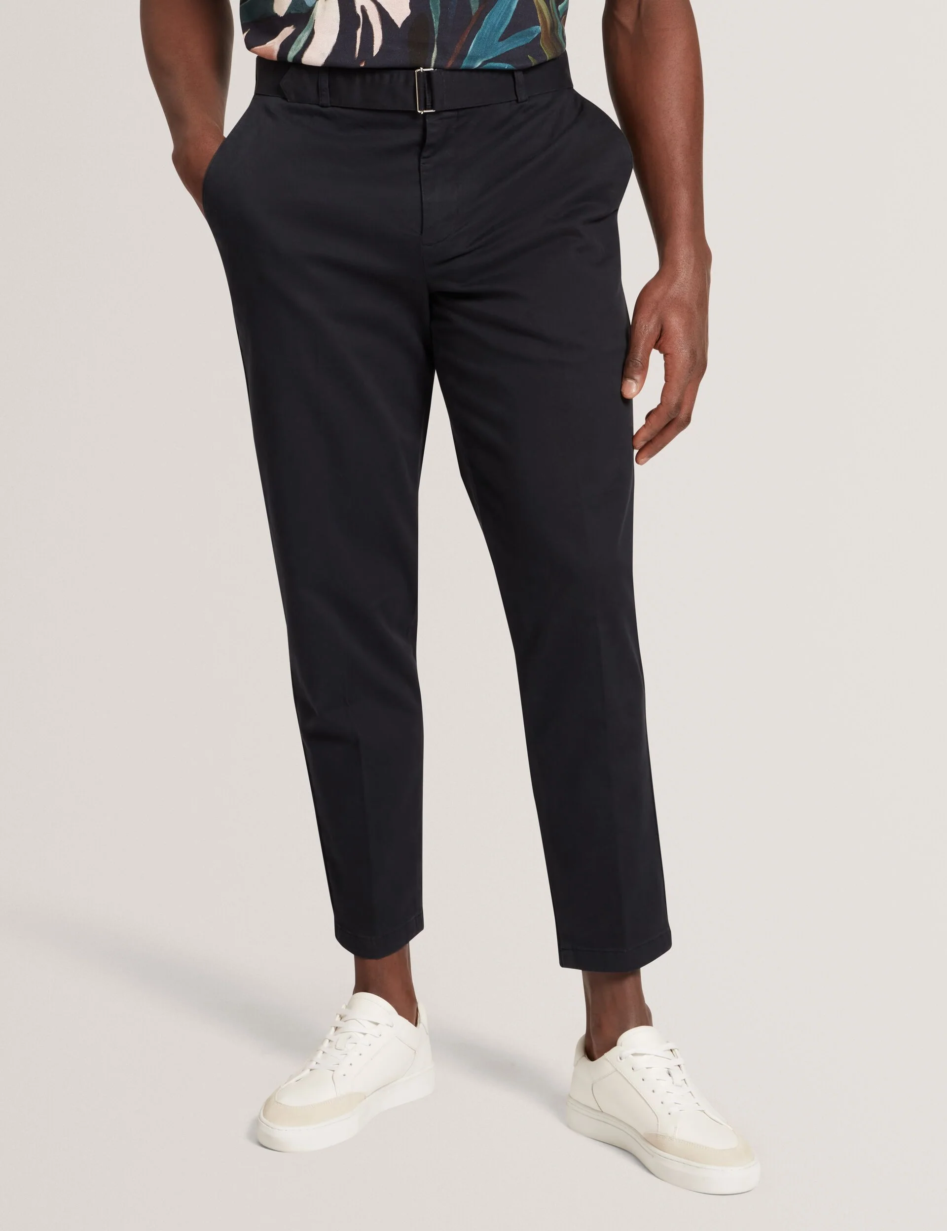 ARMODO | BLACK