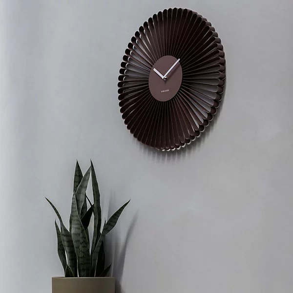 Horloge murale en métal Cascara