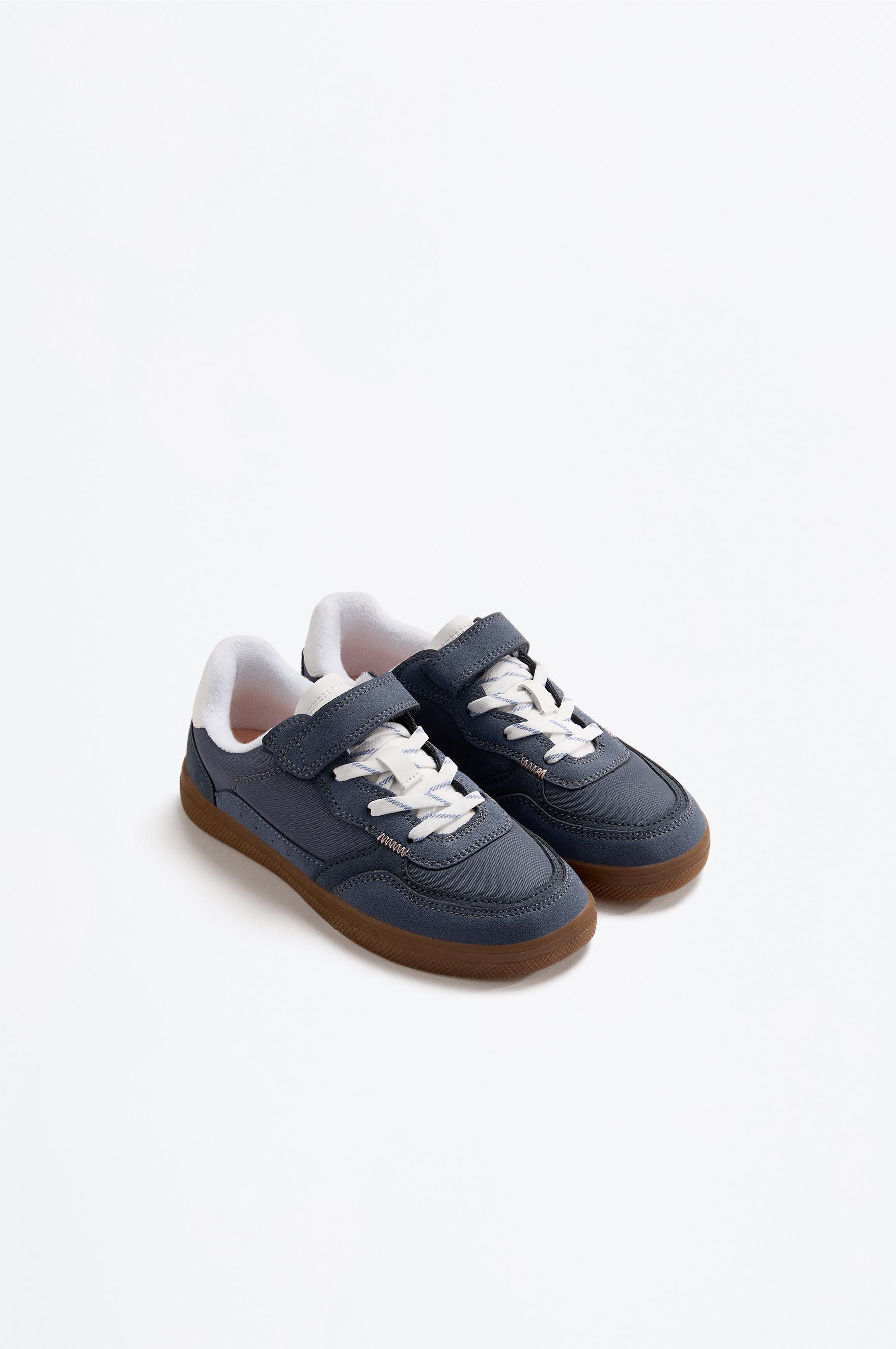 Zapatilla combinada