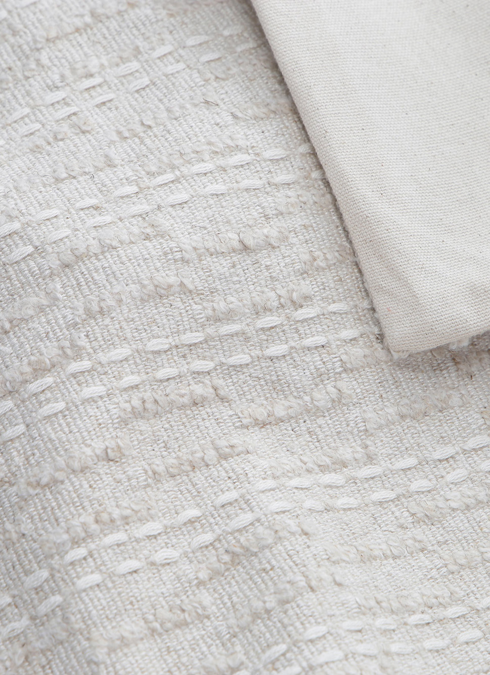 COUSSIN UNI AVEC PASSAGE FILS FANTAISIE ECRU