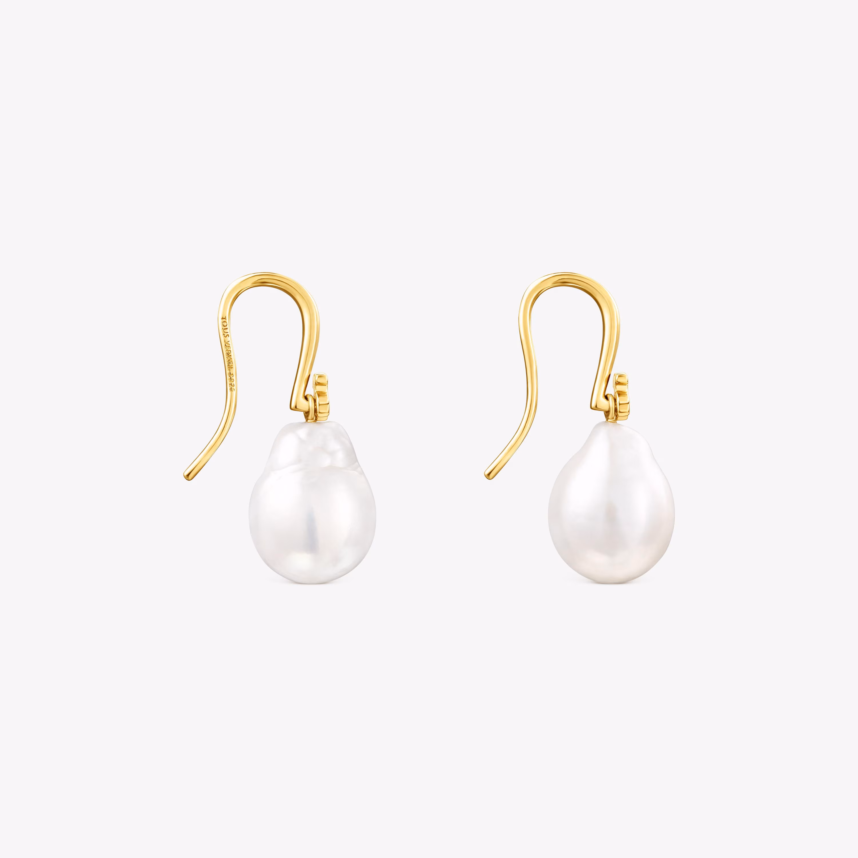 Pendientes gota con baño de oro 18 kt sobre plata y perla Gloss