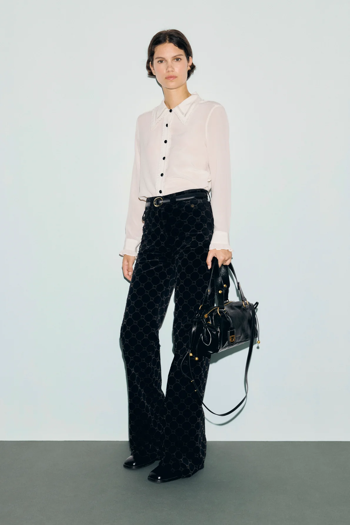 Jean flare en velours à monogramme - ANNA
