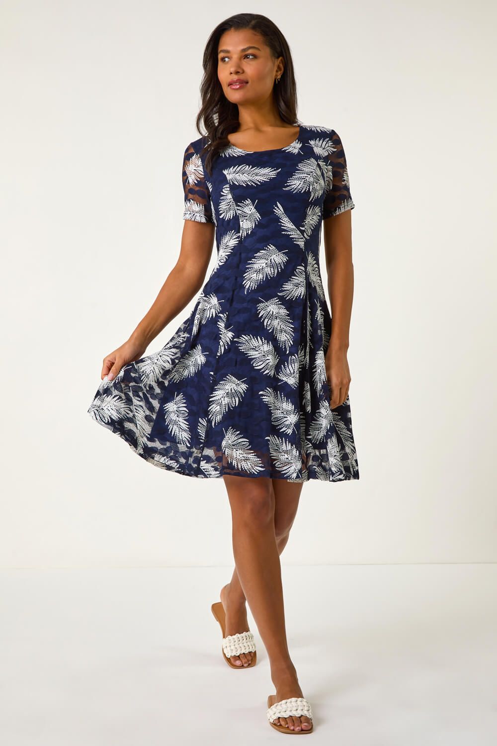 Roman Leaf Print Lace Stretch Dress