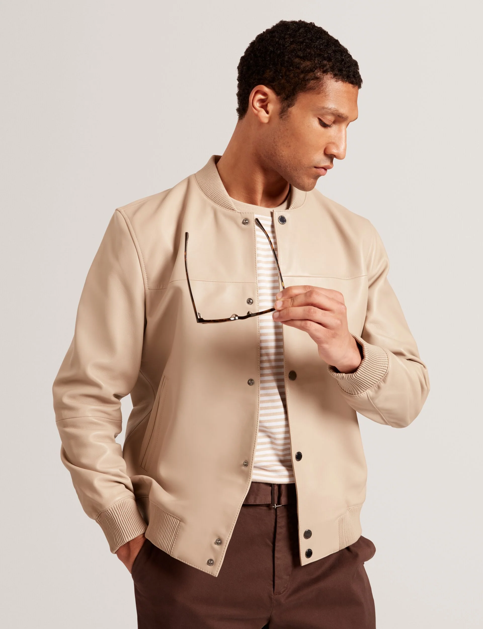 LEEAMS | TAUPE