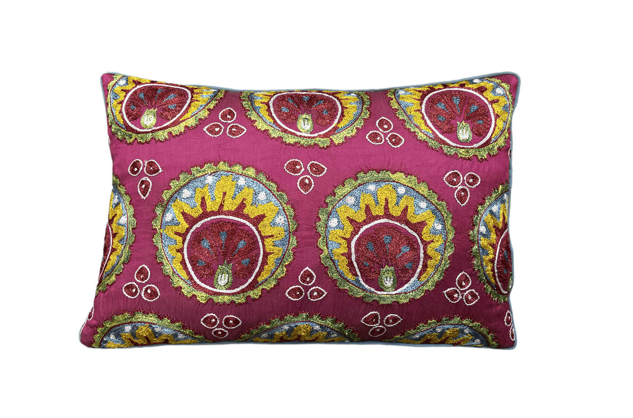 - Housse de coussin double soie ikat brodé  40x60 rose