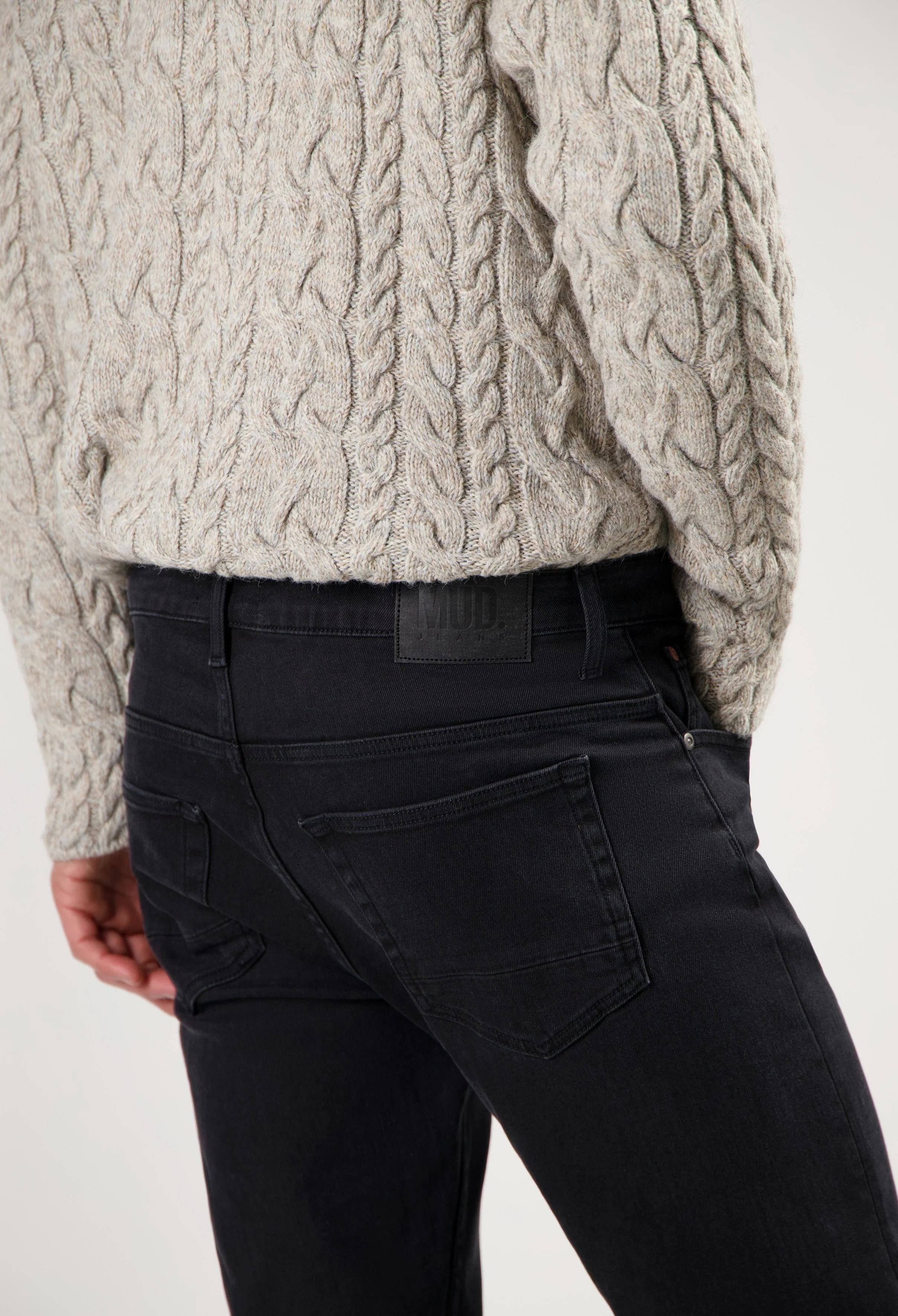 Hank Mid Tapered - Stone Black