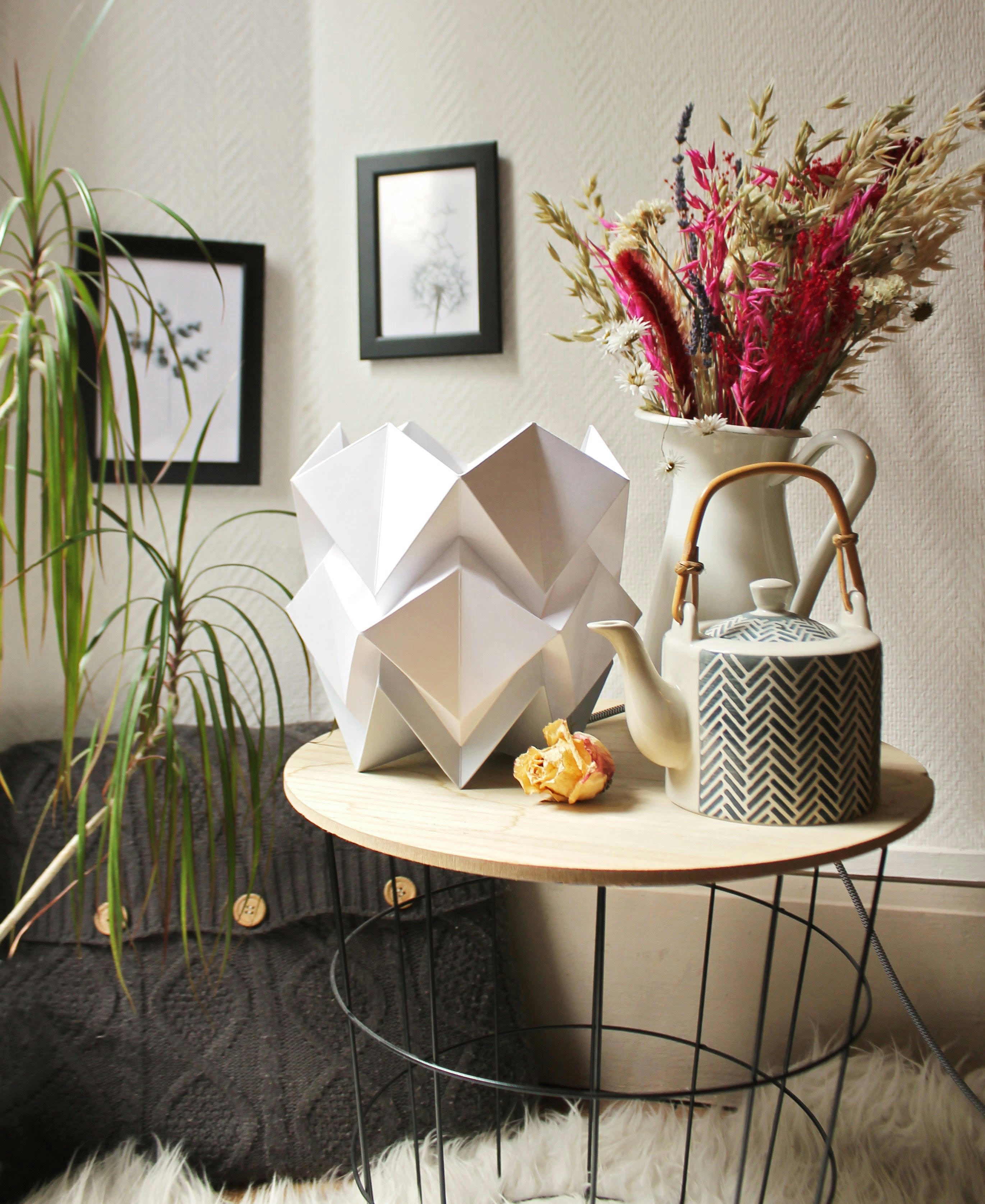 HIKARI - Lampe de table origami bicolore en papier taille S