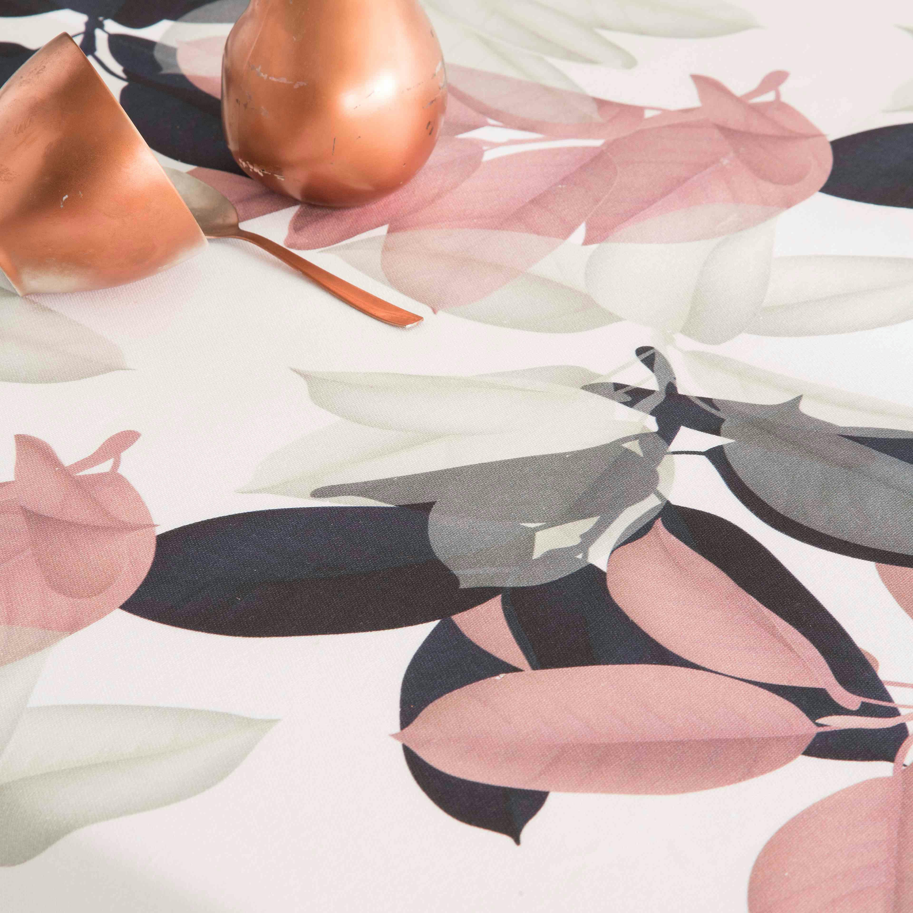 NAYA ROSA - Nappe imprimée multicolore avec traitement anti-taches coton 140x240cm