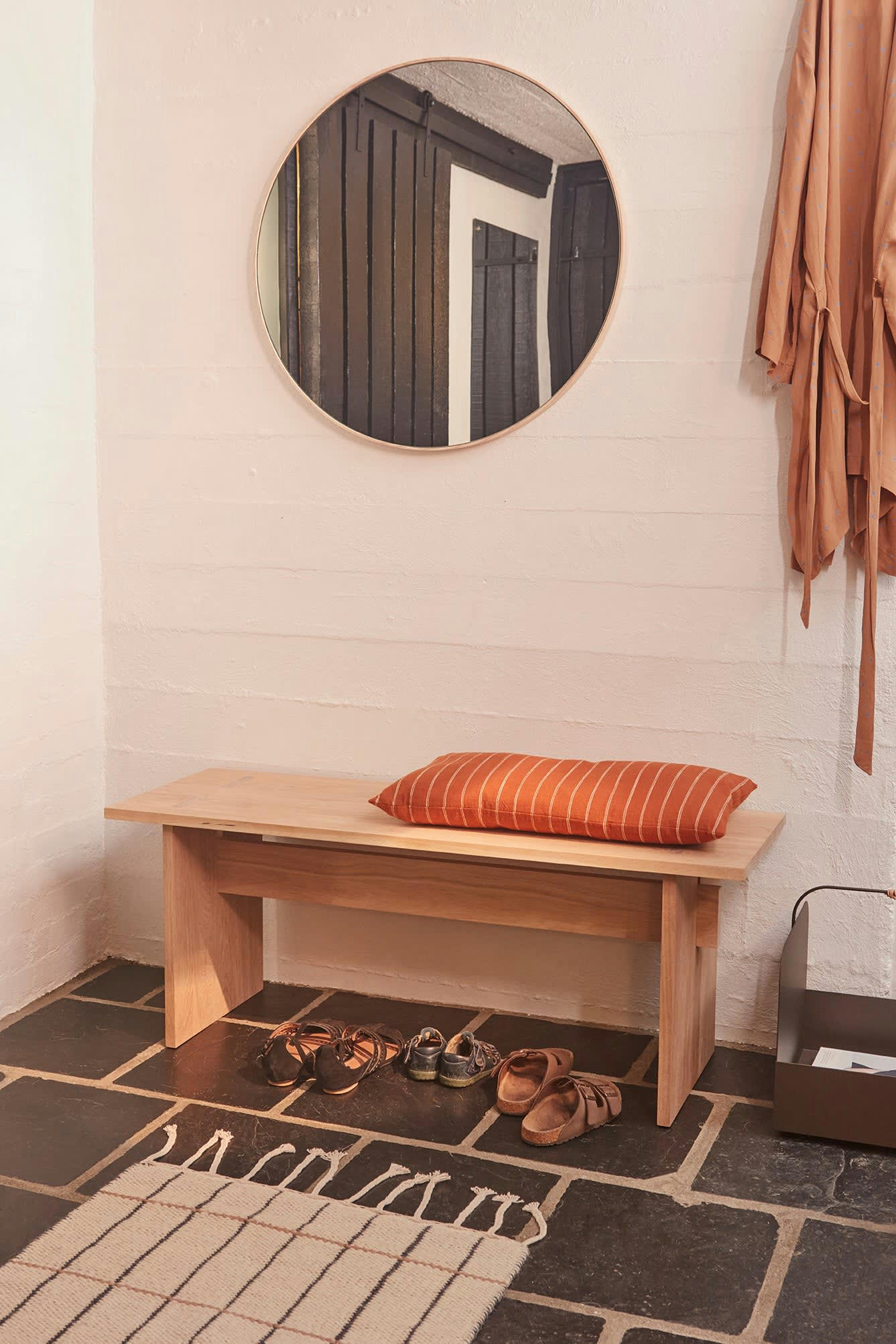 KOTAI - Banc marron en chêne H43xL110x35cm