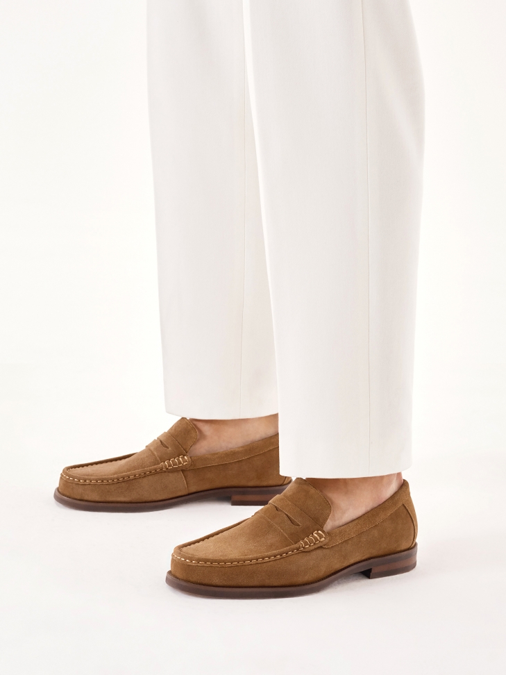 Loafers with sewn-on decorative belt with cut-out detailing