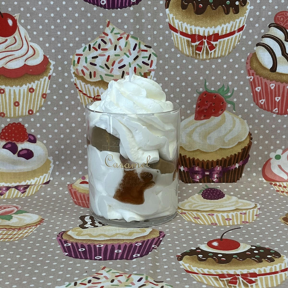 - Bougie parfumée mousse et caramel