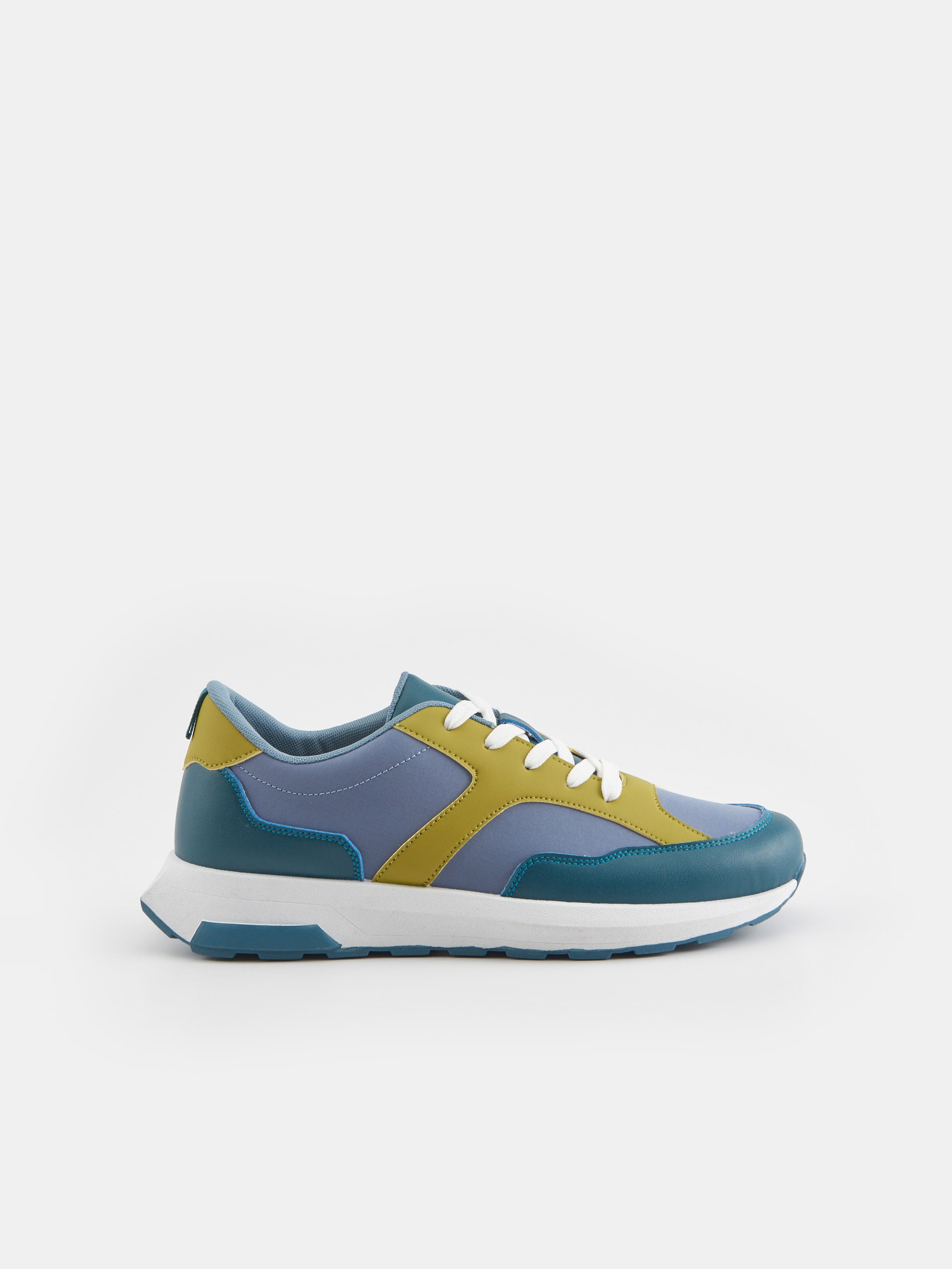 Sneakersy