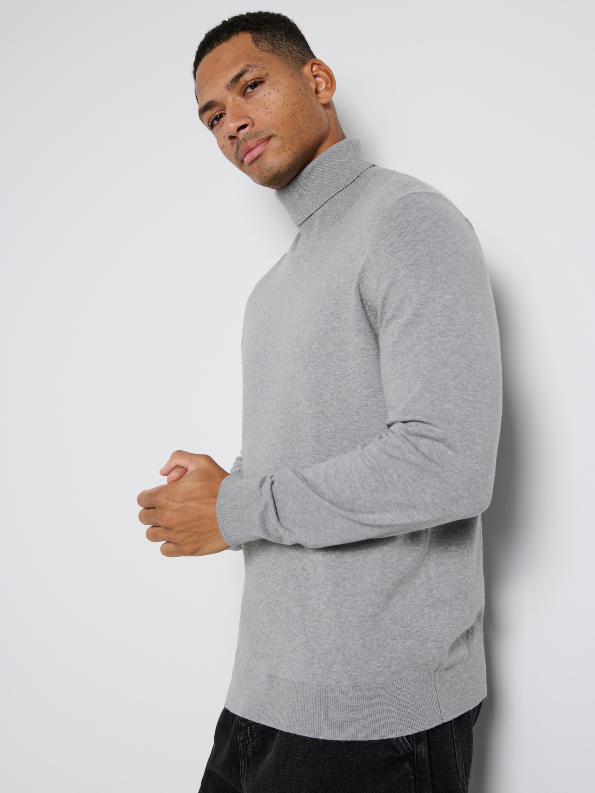 Sweter z golfem