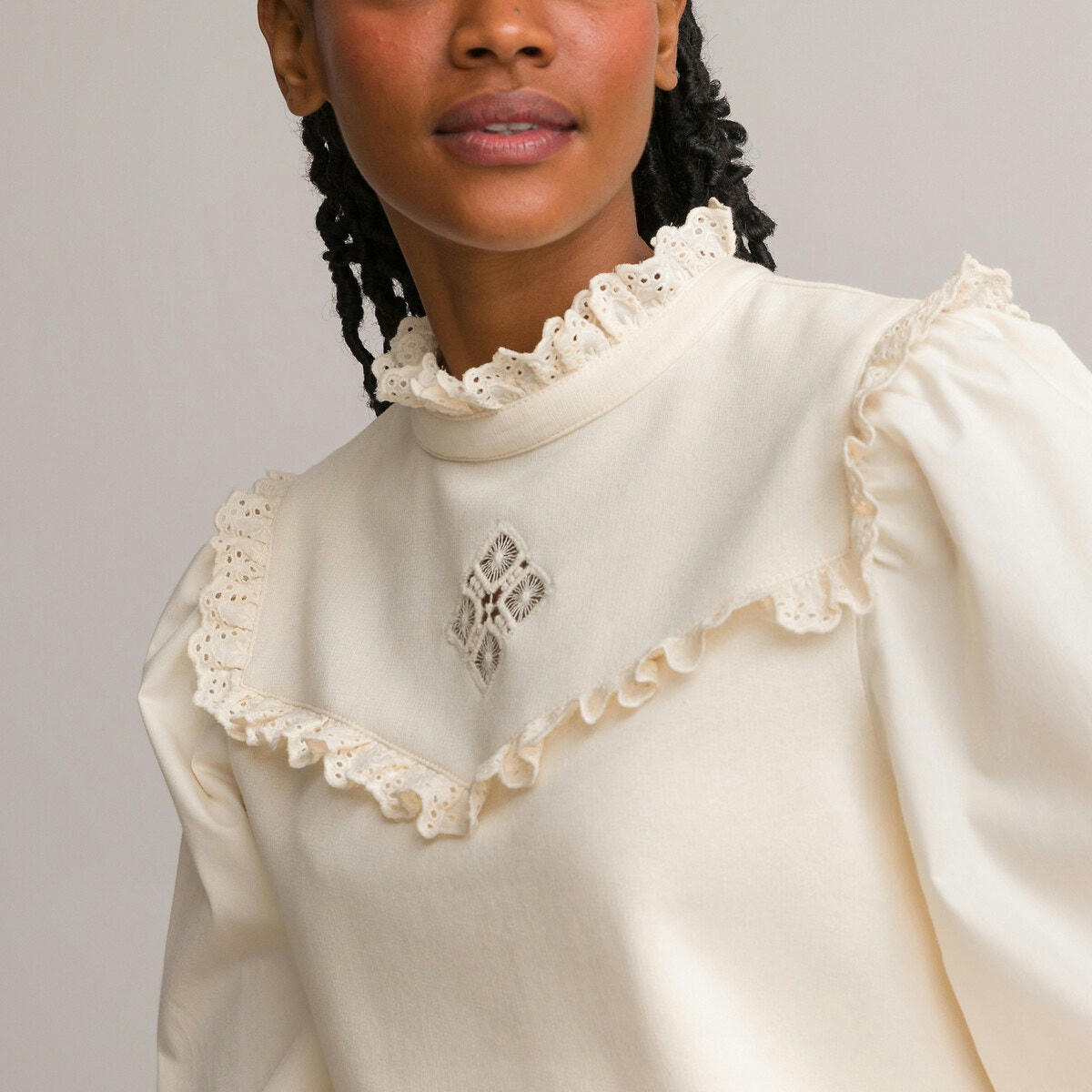 Sweat col volanté bi-matière broderie anglaise