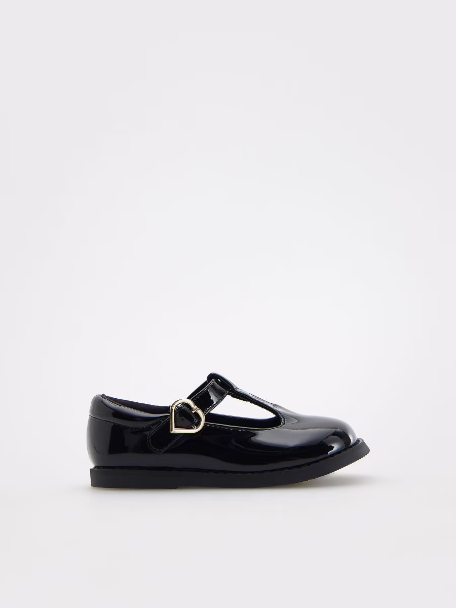 Loafers With Straps
