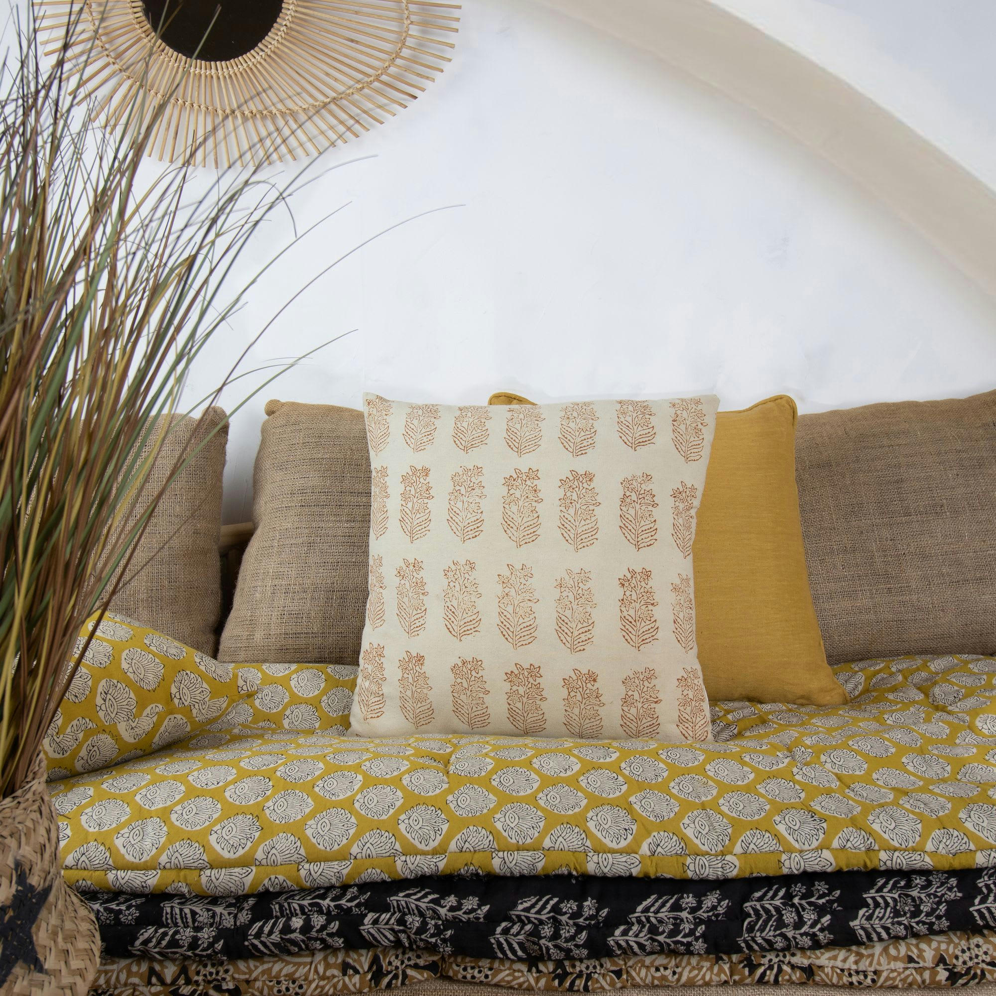 ADYAR - Coussin en coton beige 40cm