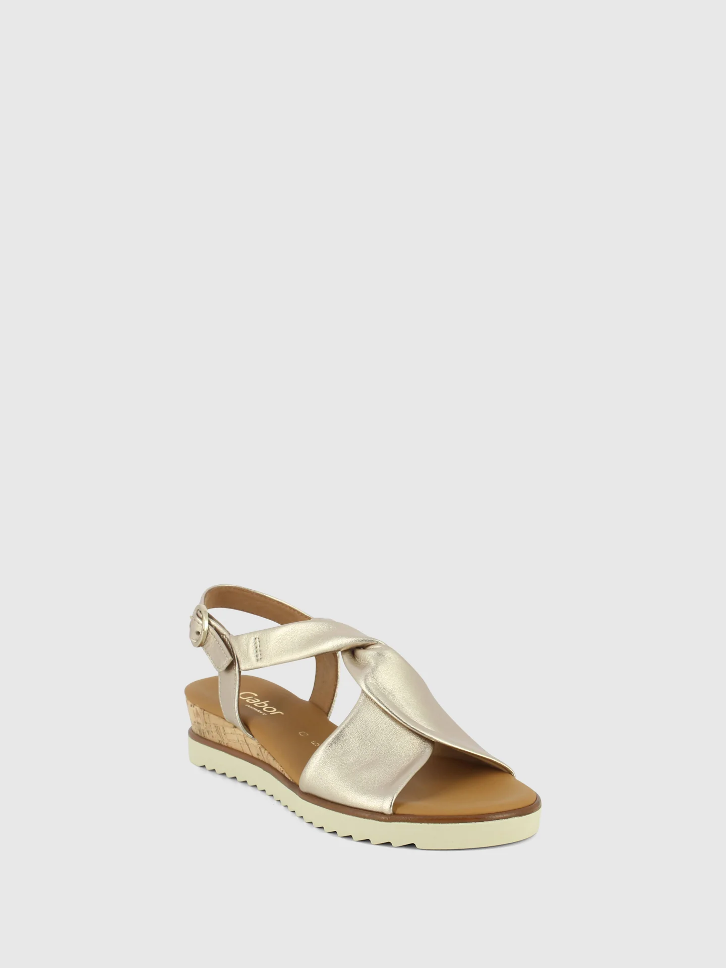 Sandálias com Fivela em Champanhe